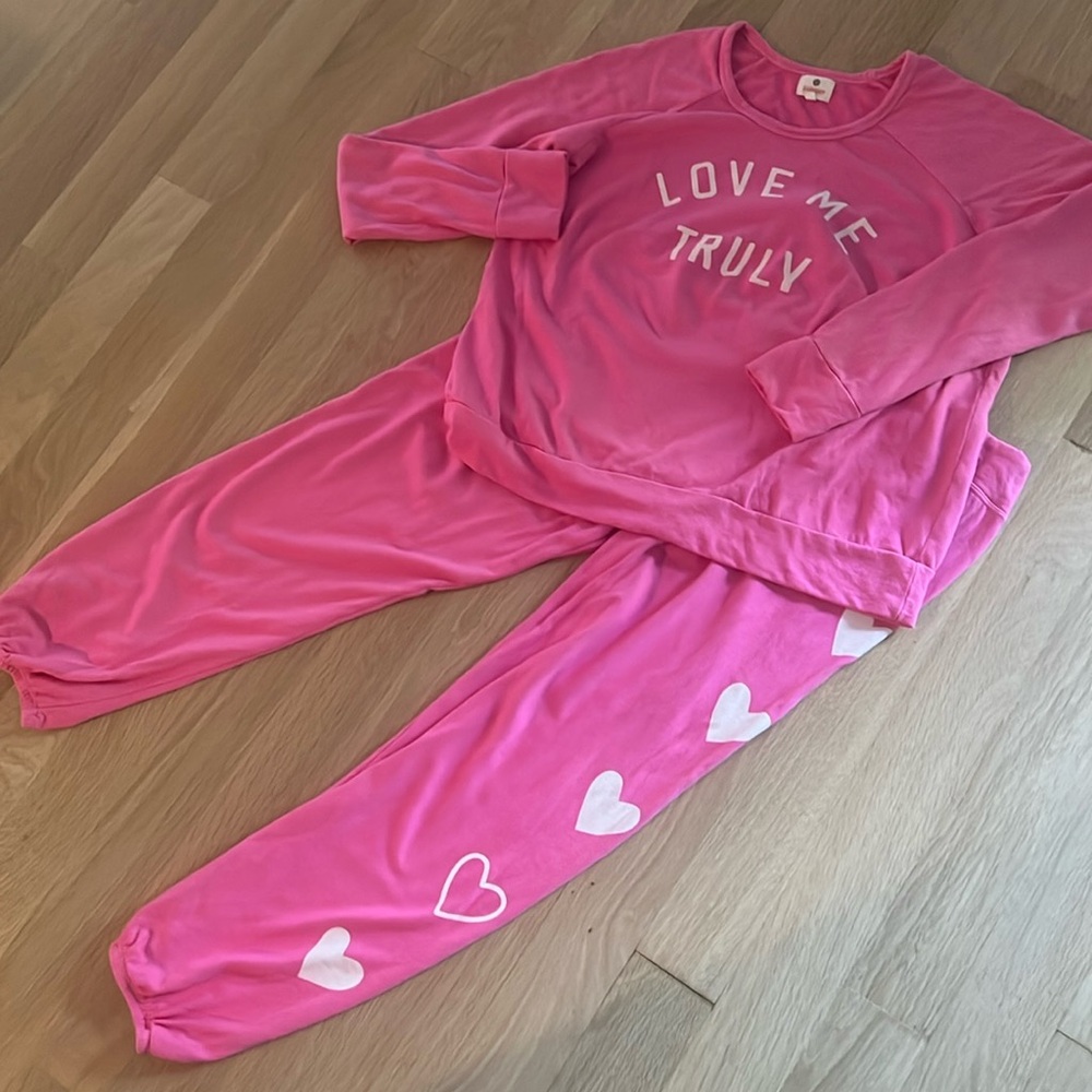 Sundry Love Me Truly Graphic Crewneck Pink Sweatshirt & Joggers Valentines
